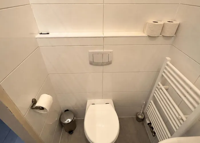 Cozy Near Metro And Shopping Street Apartamento *