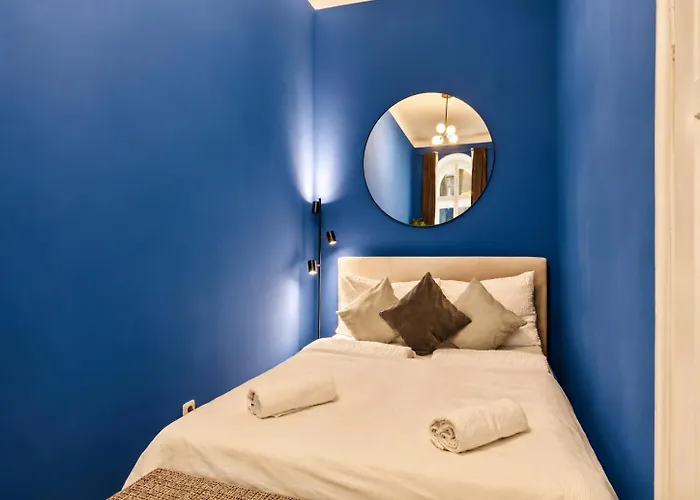 Cozy Near Metro And Shopping Street *